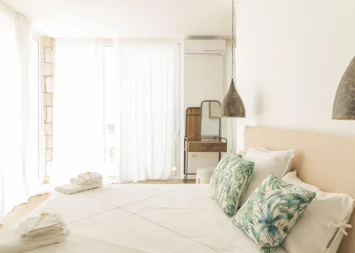 Willa Shangri-la Katomerion